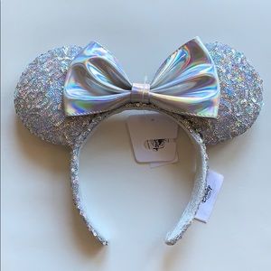 NWT Disney Magic Mirror Holographic Minnie Ears
